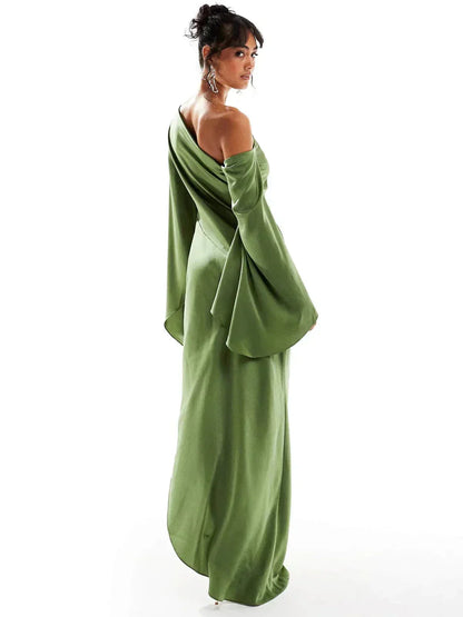 Vestido largo de fiesta satinado verde Hombro descubierto