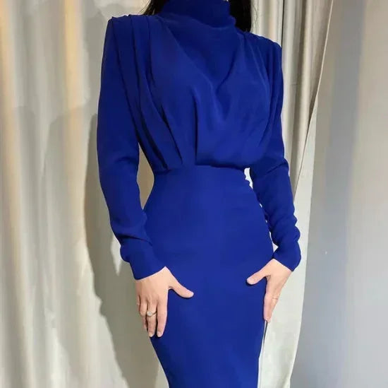 Vestido midi de mujer drapeado con cuello alto y mangas largas