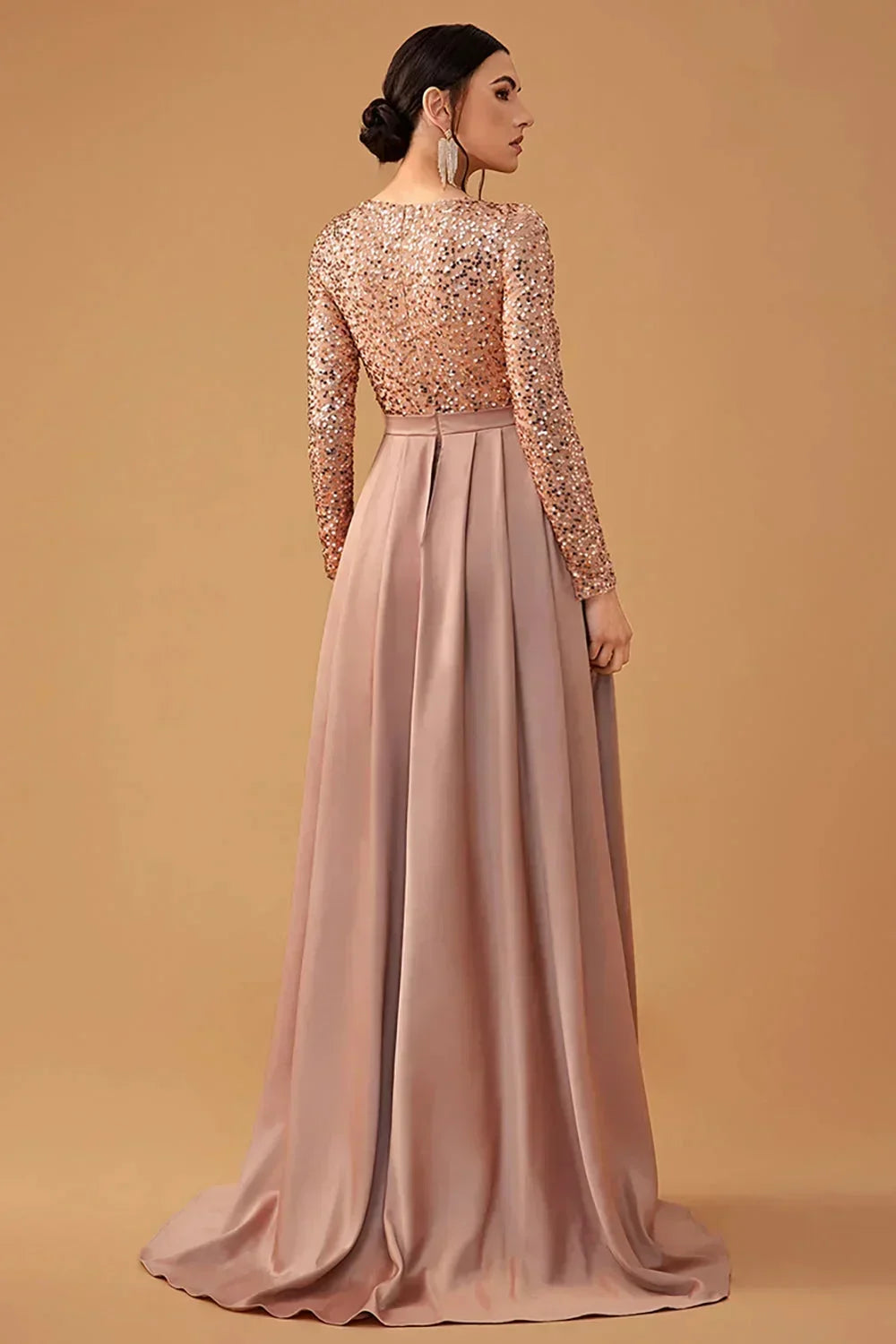Vestido de noche largo con lentejuelas y falda fluida