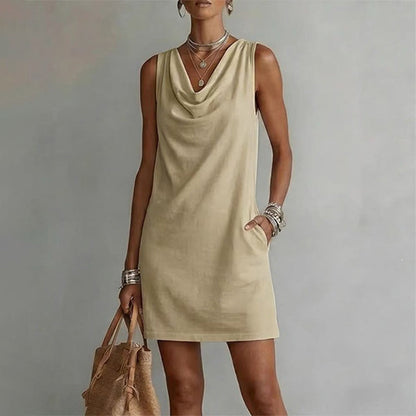 Vestido entallado con cuello barco