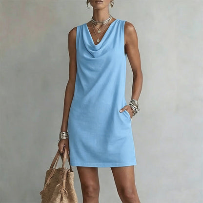 Vestido entallado con cuello barco